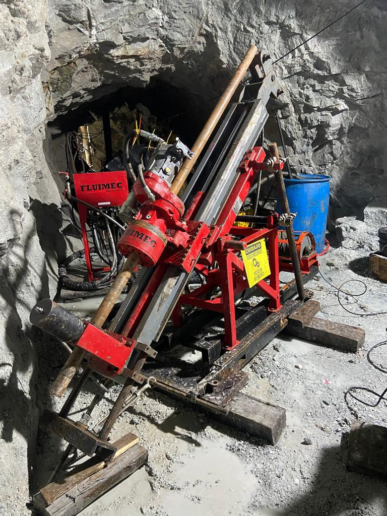 PERDORADORA DIAMANTINA FL-100 PARA RECUPERACION DE MUESTRAS DE MINERALES